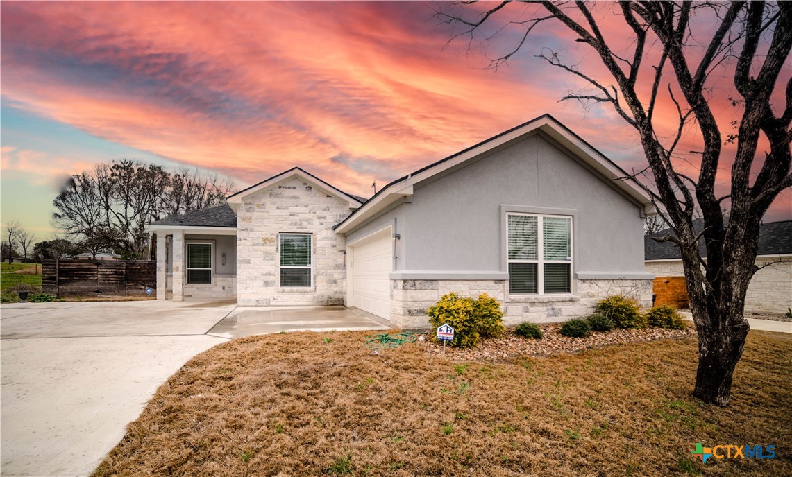 2810 Michaels Drive Property Photo