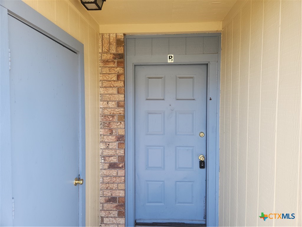 816 Ticonderoga Drive B Property Photo 1