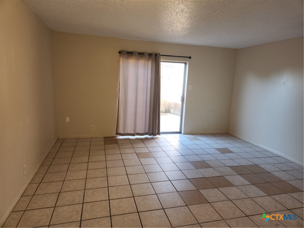 816 Ticonderoga Drive B Property Photo 3