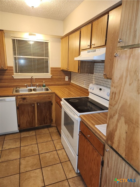 816 Ticonderoga Drive B Property Photo 6