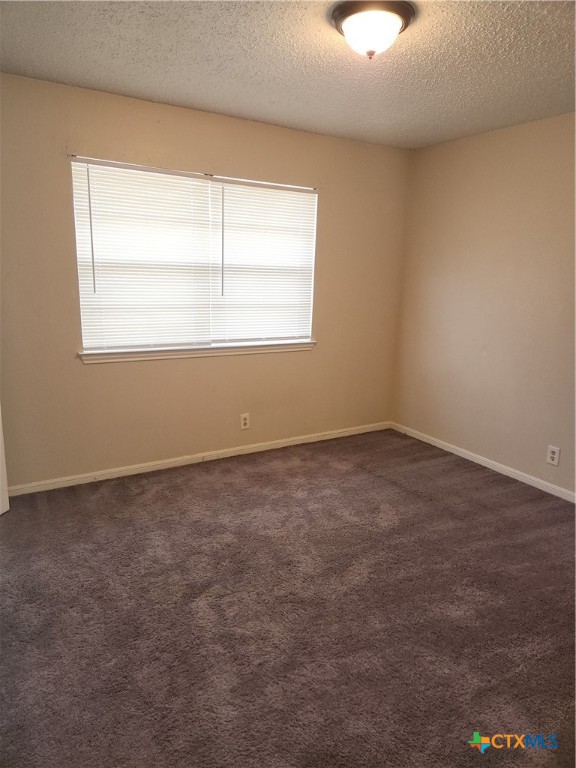 816 Ticonderoga Drive B Property Photo 9