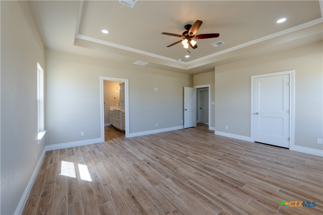 301 Honeysuckle Lane Property Photo 12