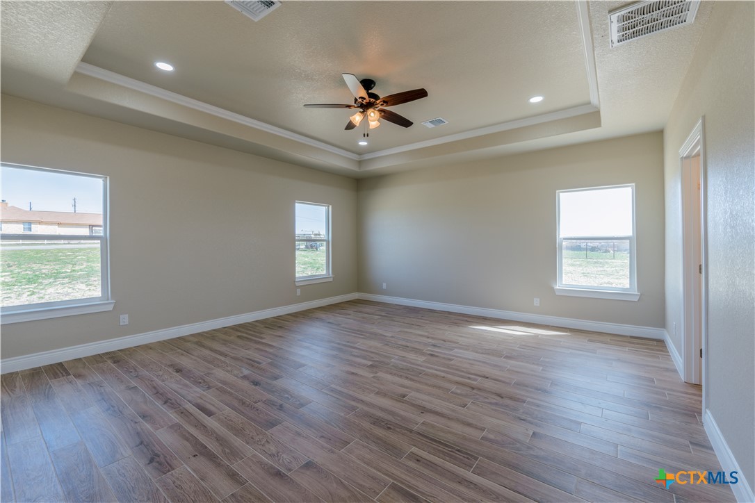 301 Honeysuckle Lane Property Photo 13