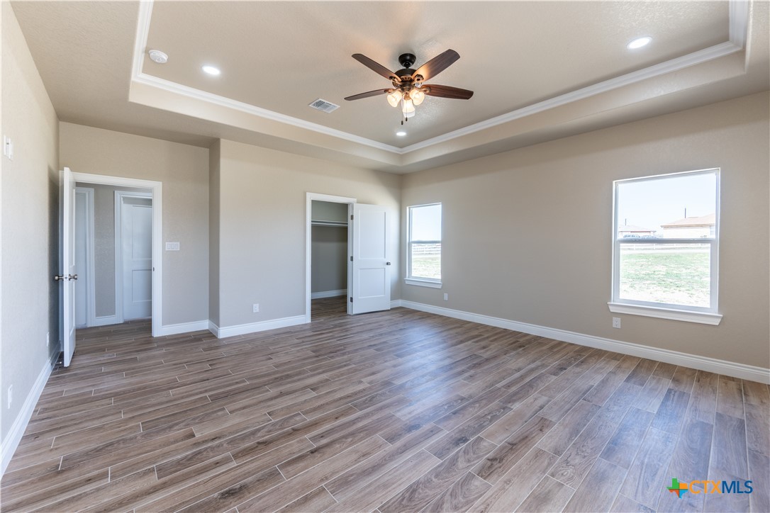 301 Honeysuckle Lane Property Photo 14