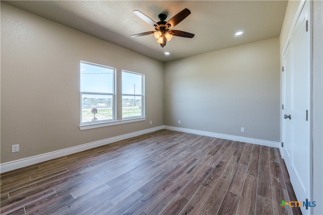 301 Honeysuckle Lane Property Photo 20
