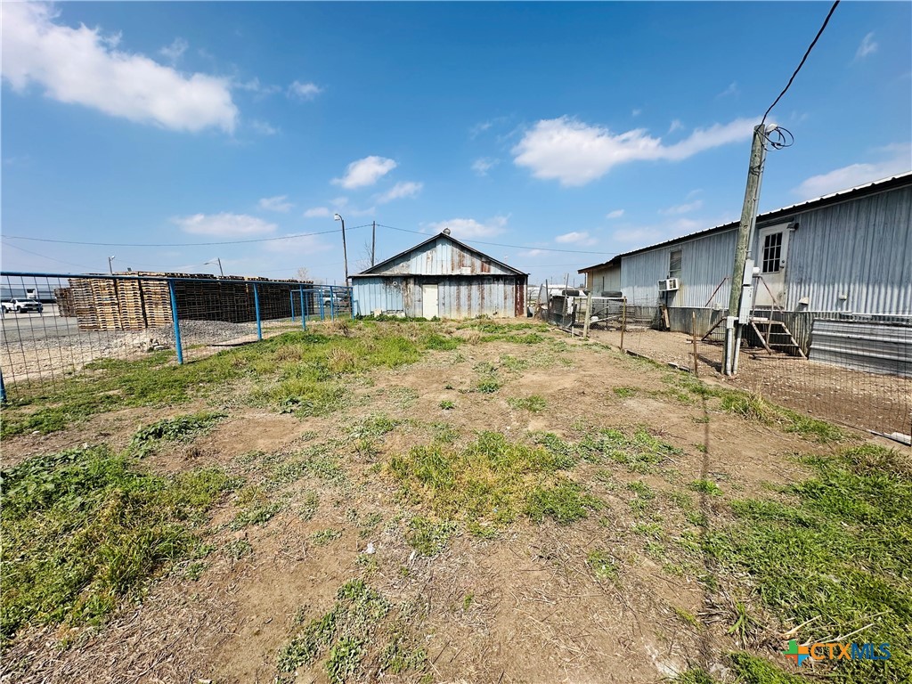 307 W Central Avenue Property Photo 5