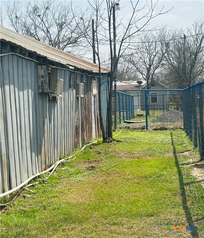 307 W Central Avenue Property Photo 6