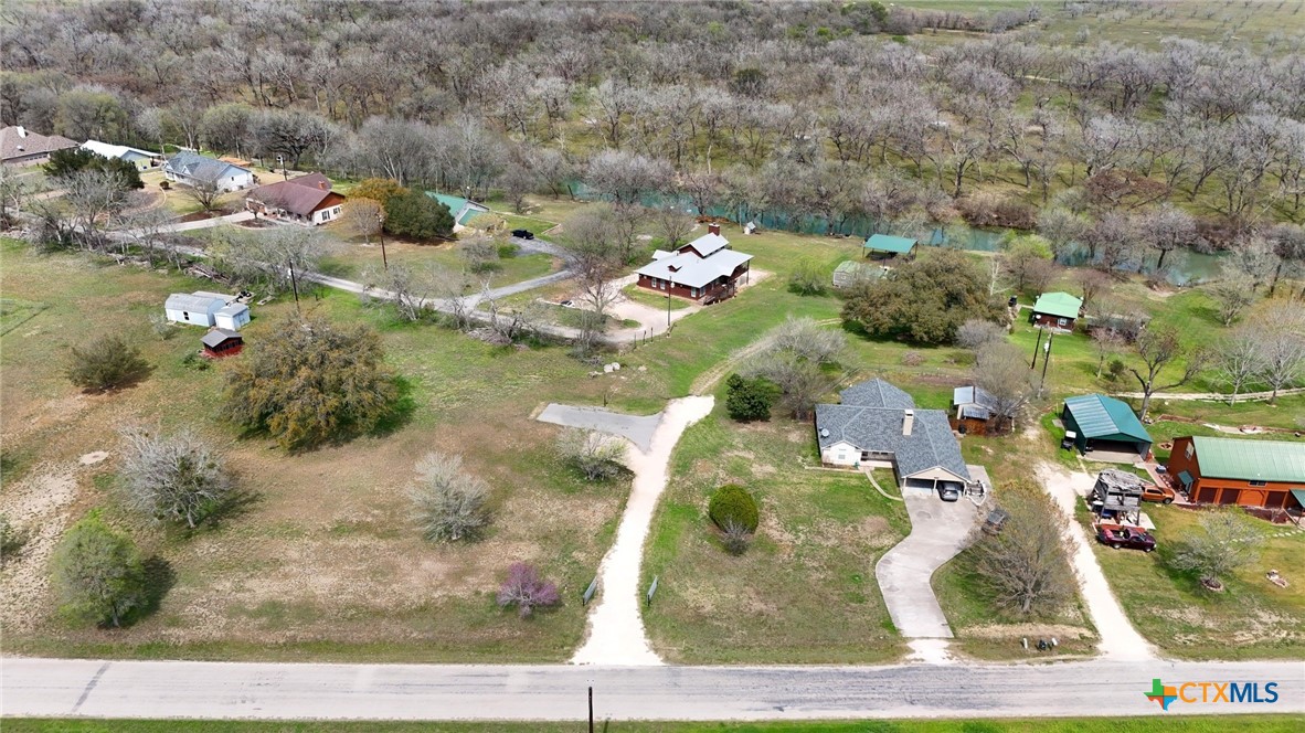 398 Red Bird Lane Property Photo 4