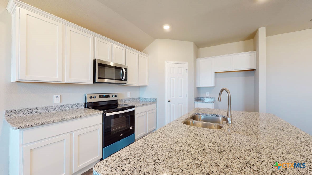 2467 Muscovy Drive Property Photo 6