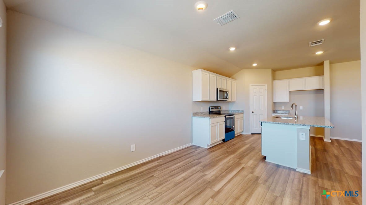 2467 Muscovy Drive Property Photo 8