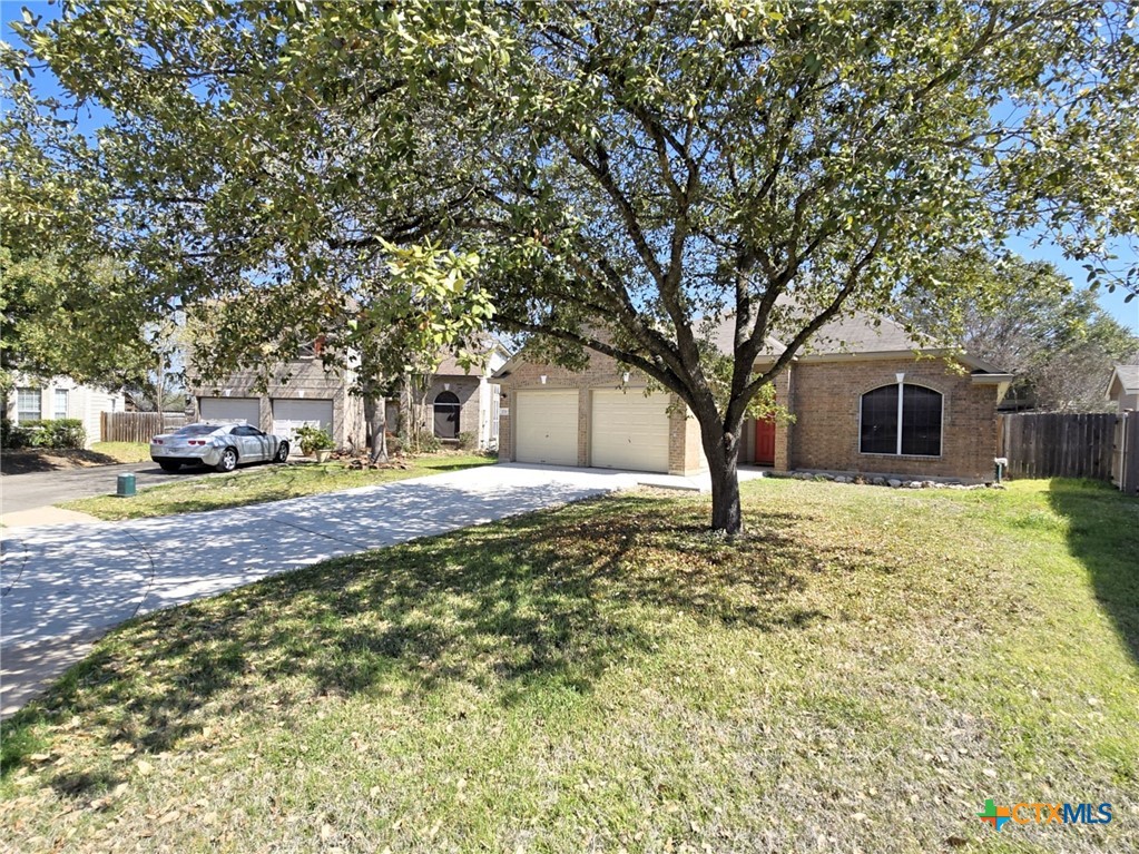 2119 Hidden Meadow Property Photo 2