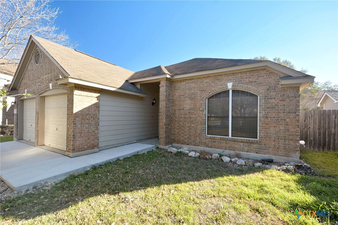 2119 Hidden Meadow Property Photo 3