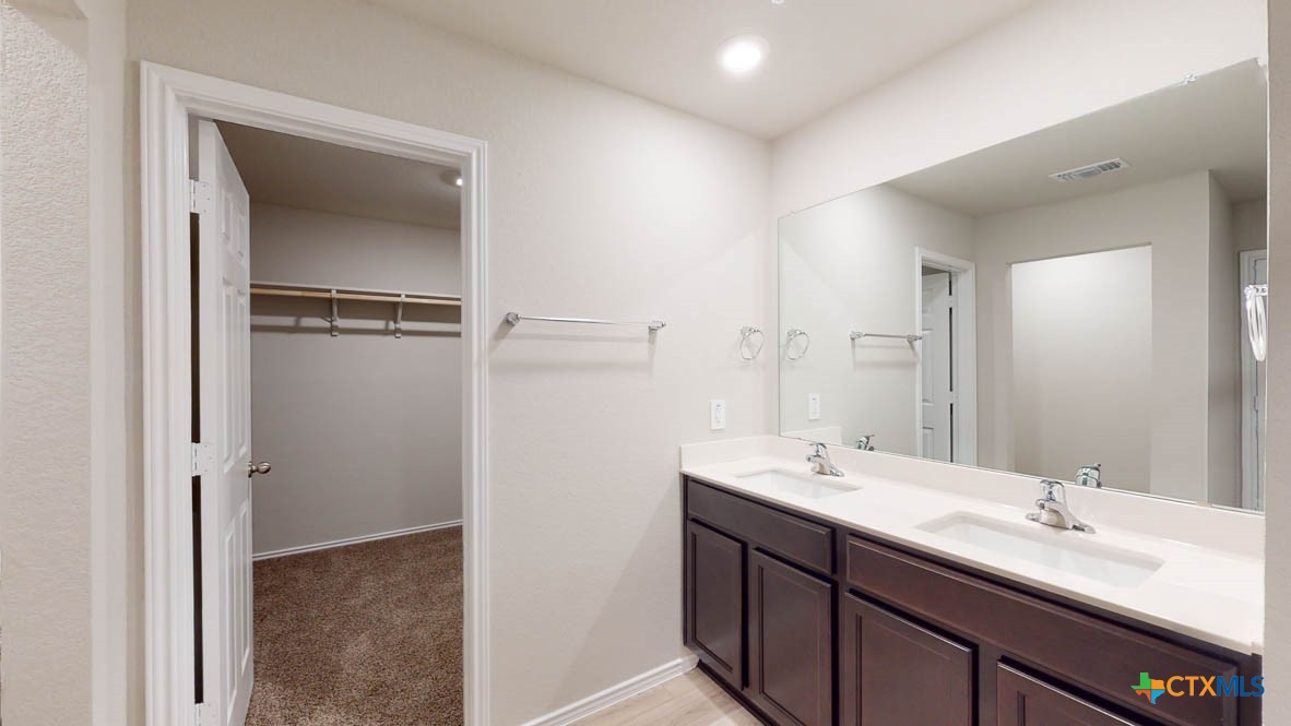 2447 Muscovy Drive Property Photo 17