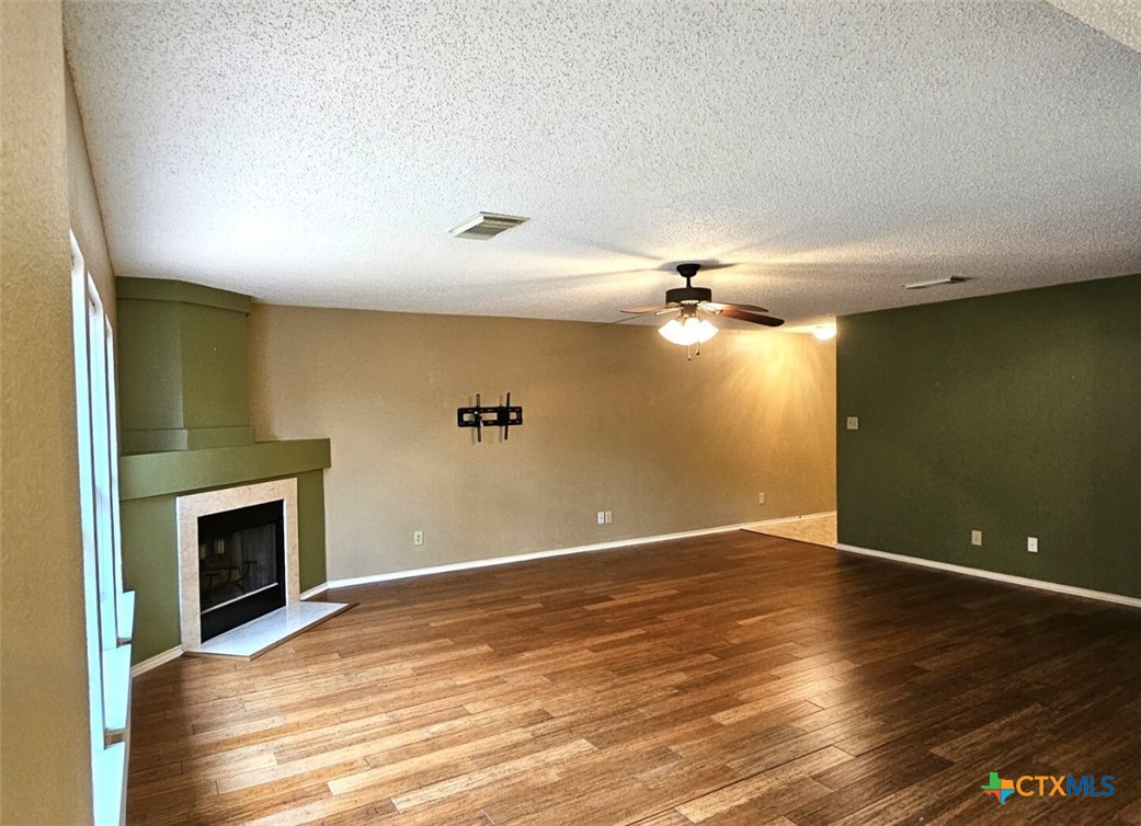 1551 Jasmine Property Photo 3
