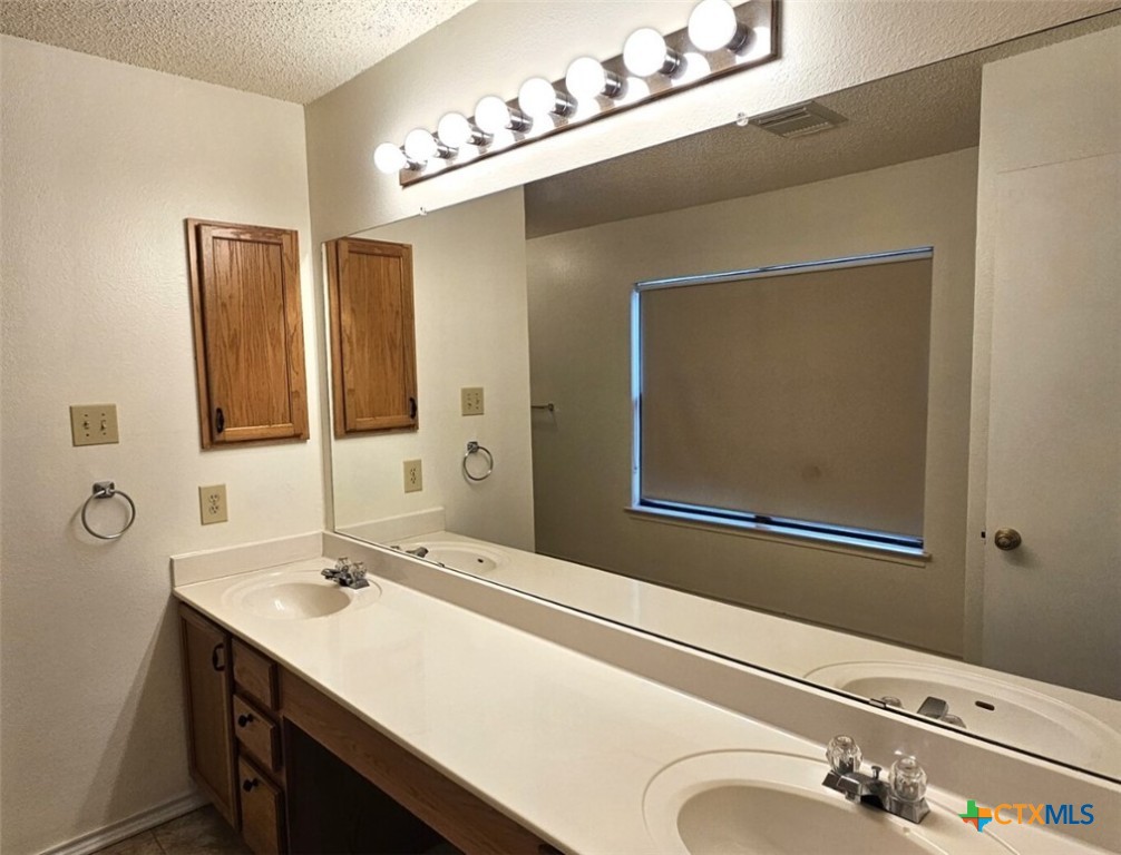 1551 Jasmine Property Photo 9