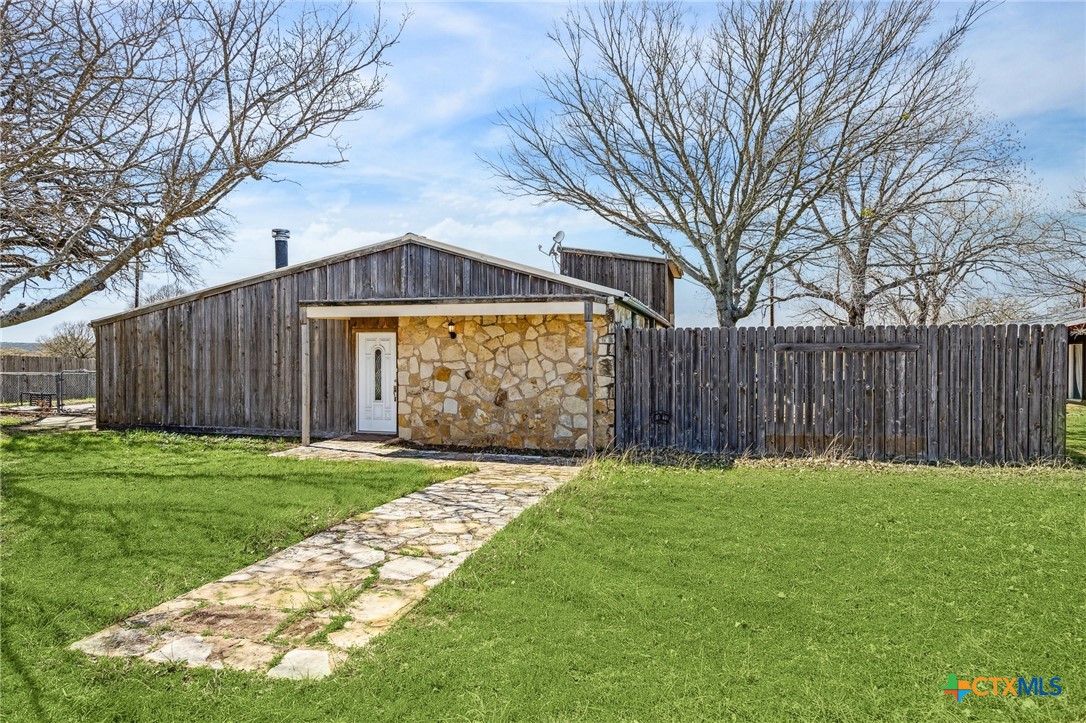 205 Lakewood Drive Property Photo