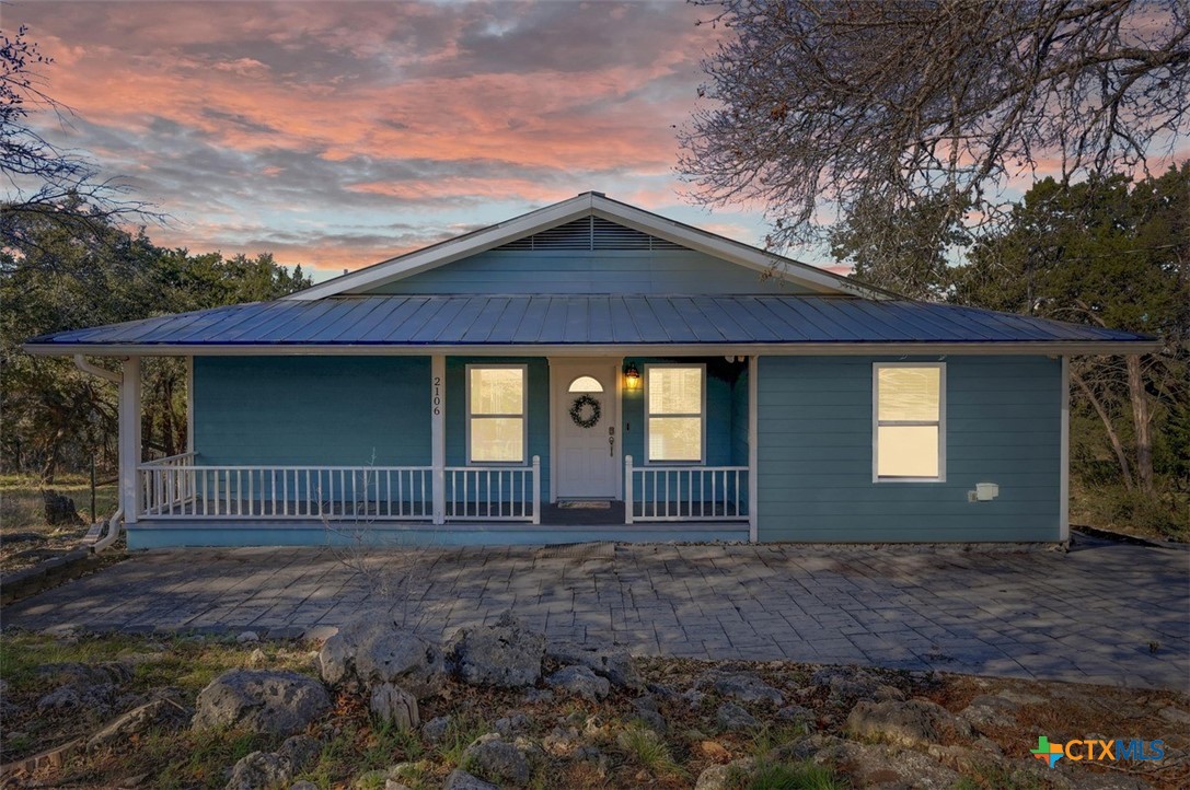 2106 Lakeshore Drive Property Photo 1