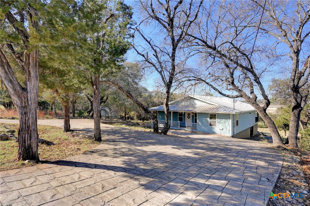 2106 Lakeshore Drive Property Photo 3