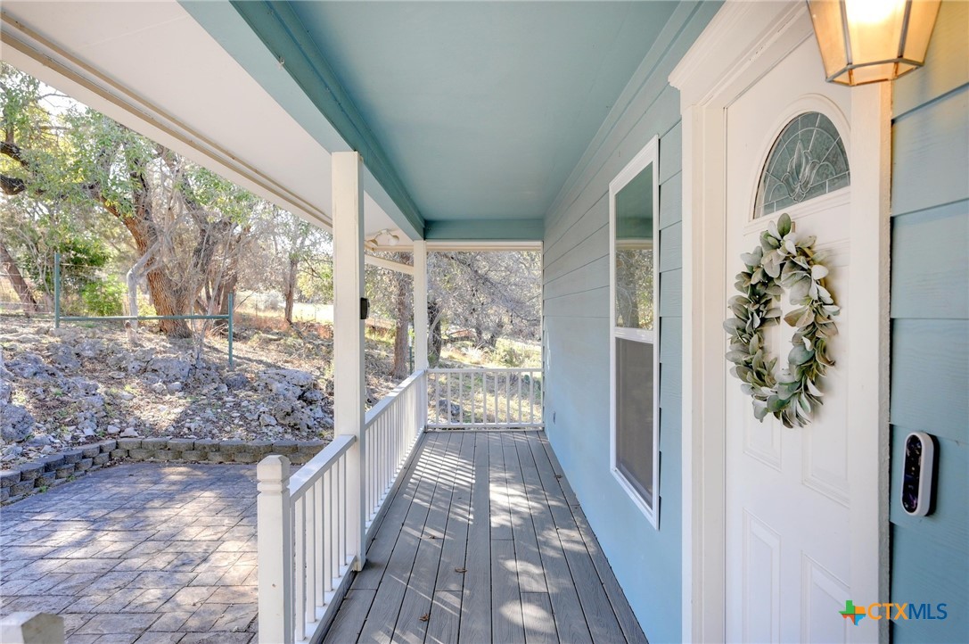 2106 Lakeshore Drive Property Photo 5