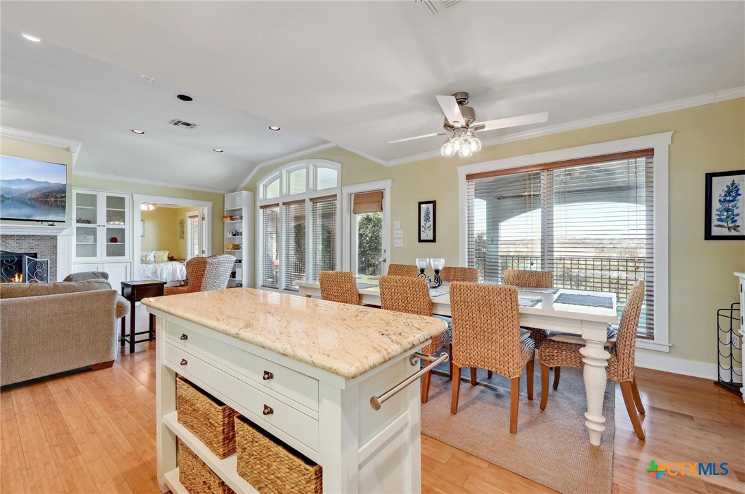 2106 Lakeshore Drive Property Photo 14