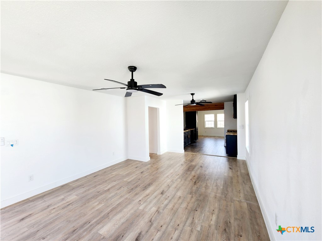 1908 Waco Street Property Photo 3