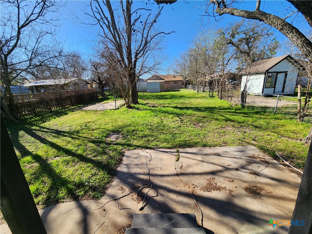 1908 Waco Street Property Photo 20