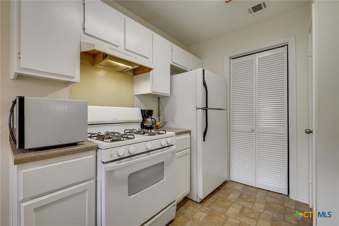 16024 Fitchburg Circle Property Photo 12