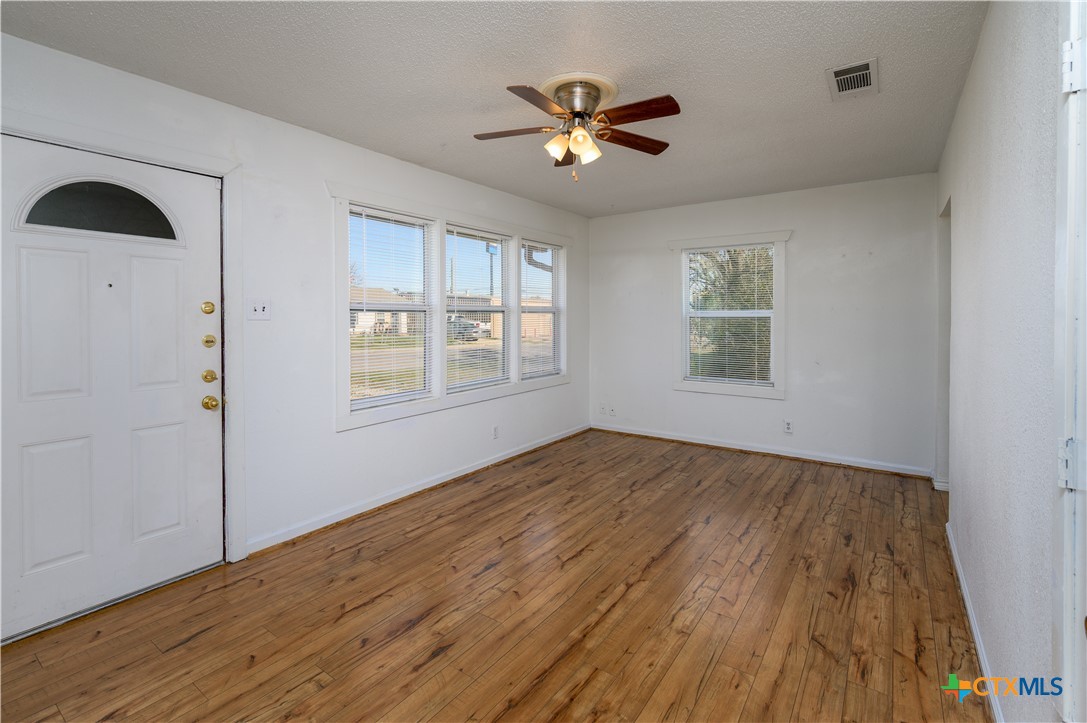 203 Allen Street Property Photo 4