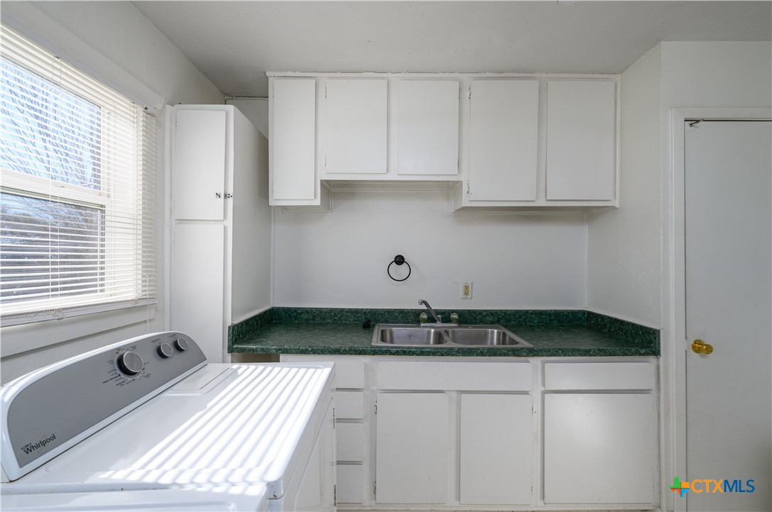 203 Allen Street Property Photo 9