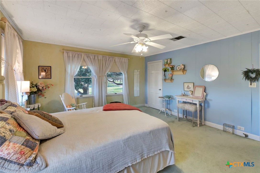 2740 Loop 521 Property Photo 28