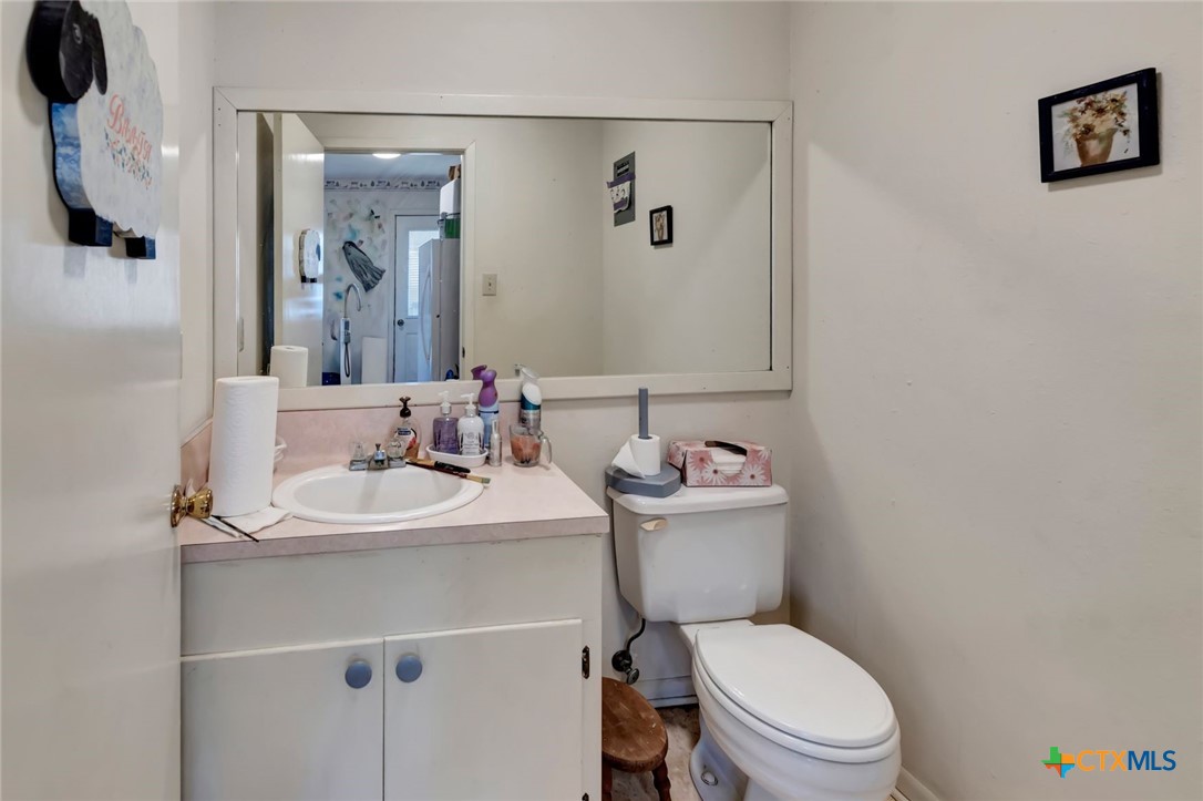 2740 Loop 521 Property Photo 40