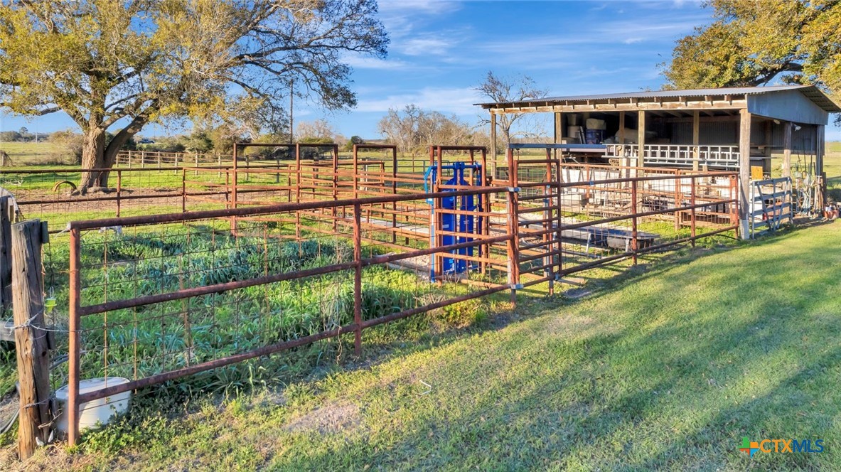 2740 Loop 521 Property Photo 44