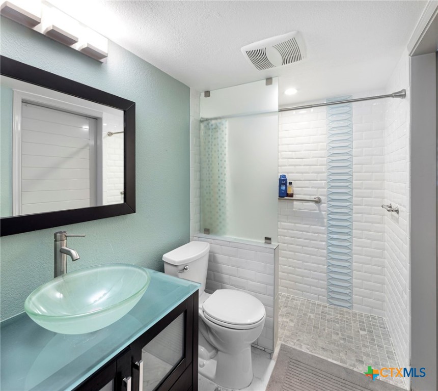 1100 The Cape 201 Property Photo 17