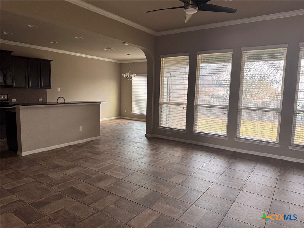 410 Cross Drive Property Photo 3