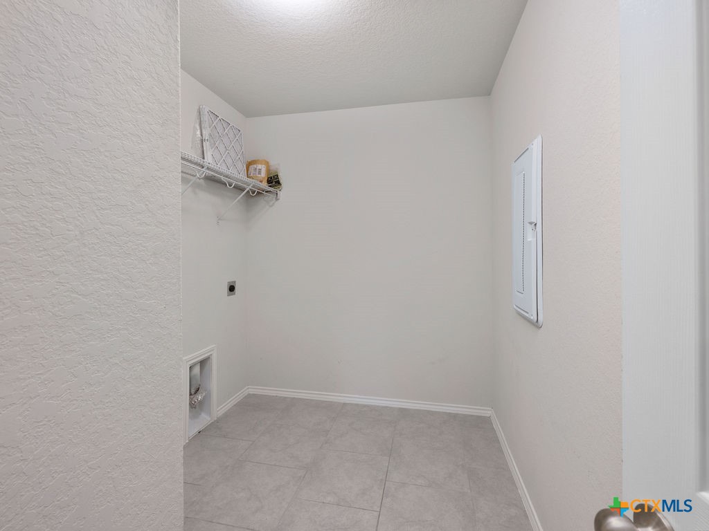 423 Dappled Willow Property Photo 18