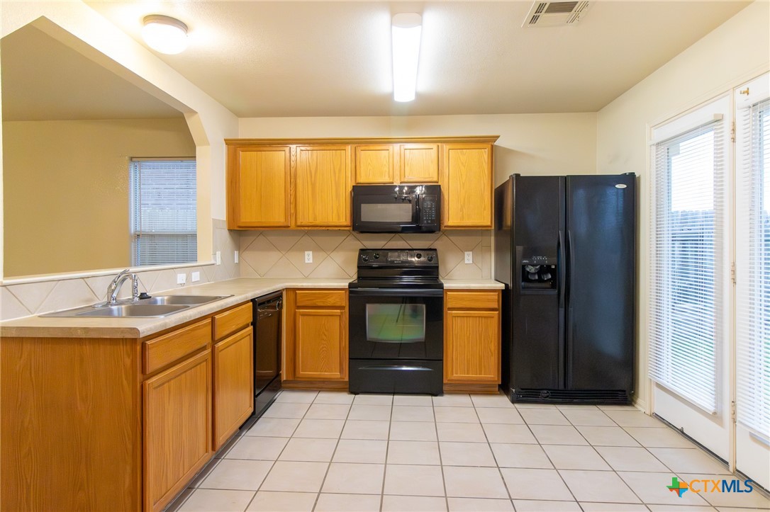 2203 Maedell Drive Property Photo 7