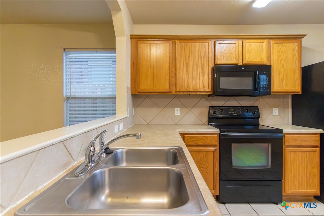 2203 Maedell Drive Property Photo 8