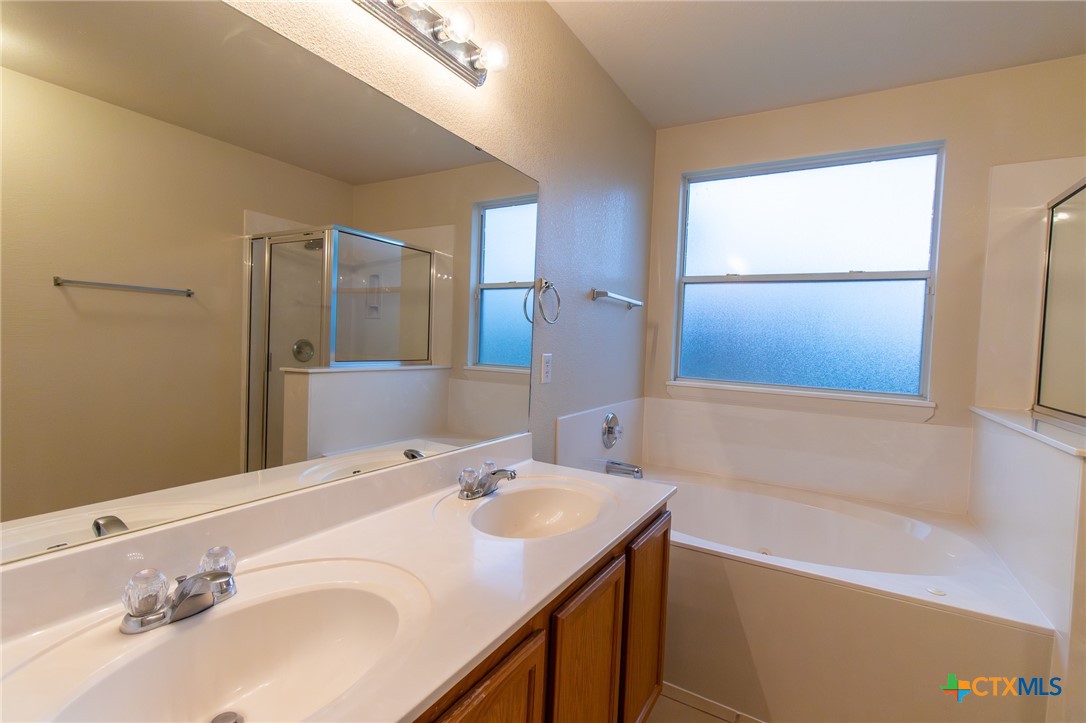 2203 Maedell Drive Property Photo 14