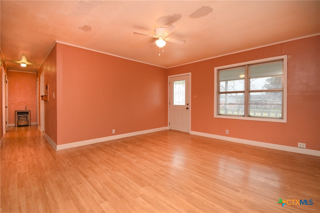 127 S Mesquite Drive Property Photo 4