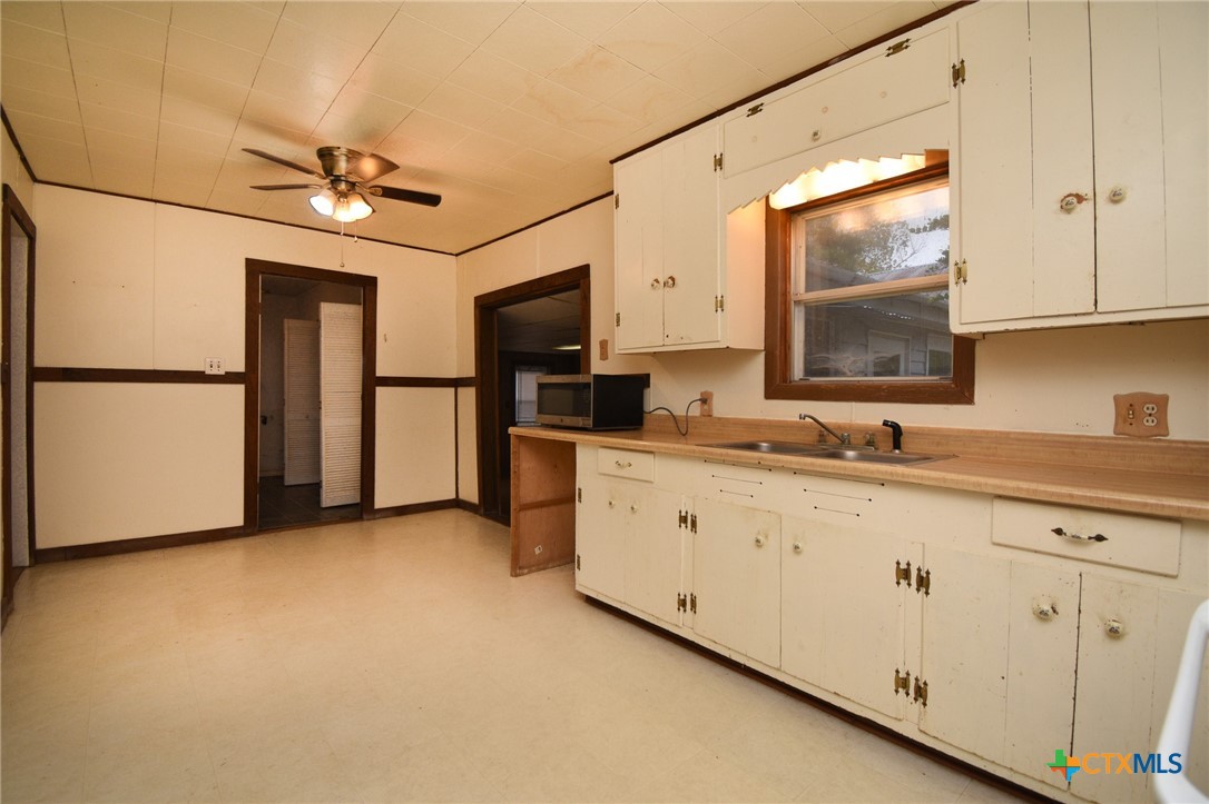 127 S Mesquite Drive Property Photo 8