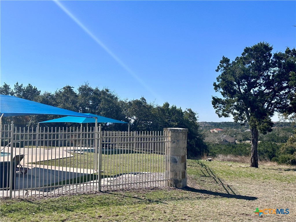 198 Lily Street Property Photo 3