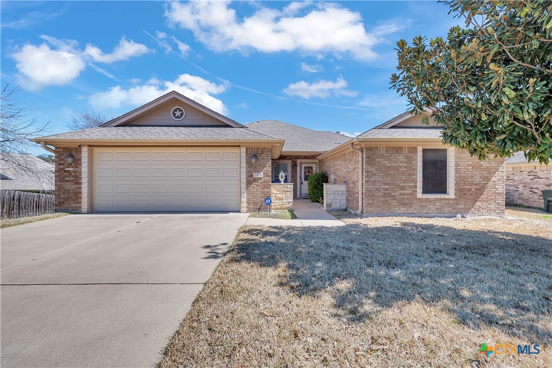 2204 Walker Place Boulevard Property Photo 2
