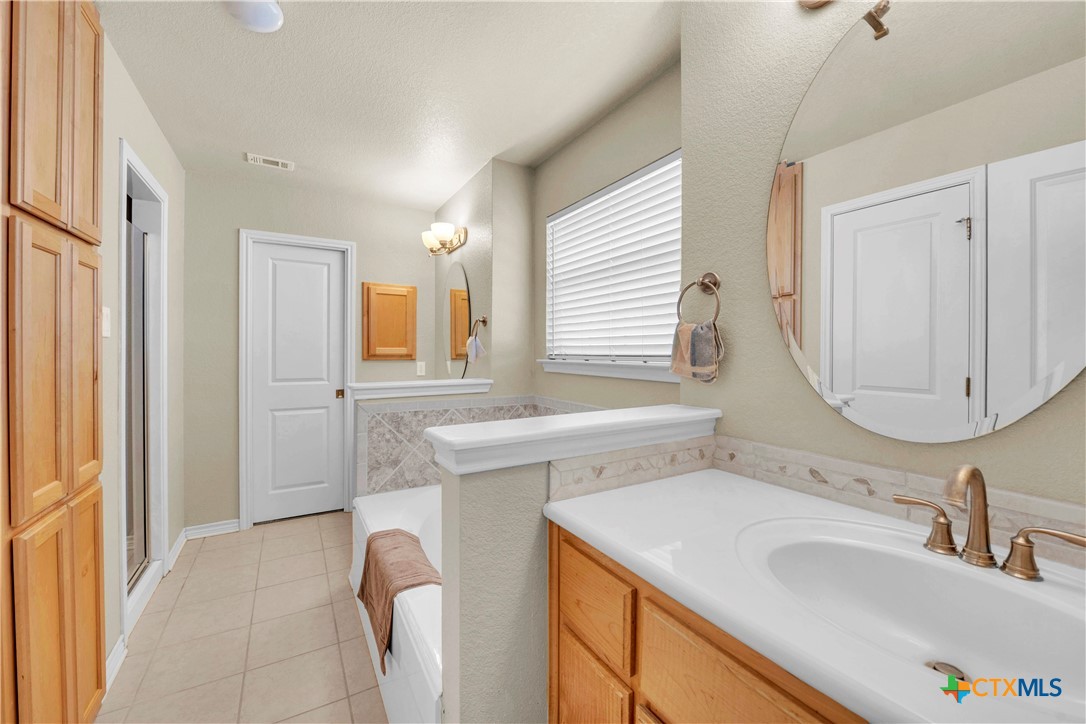 2204 Walker Place Boulevard Property Photo 18