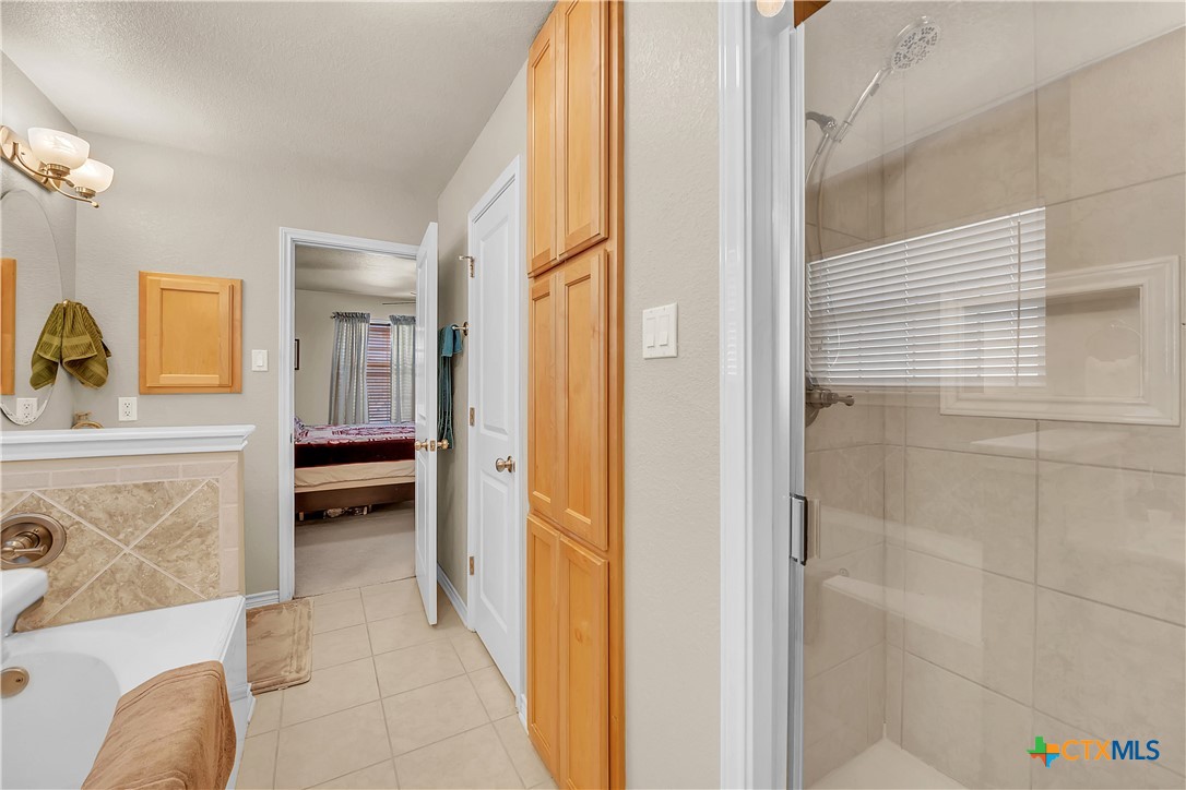 2204 Walker Place Boulevard Property Photo 19
