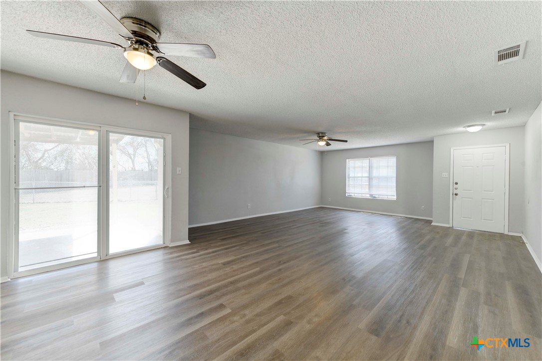 3603 People Circle Property Photo 4