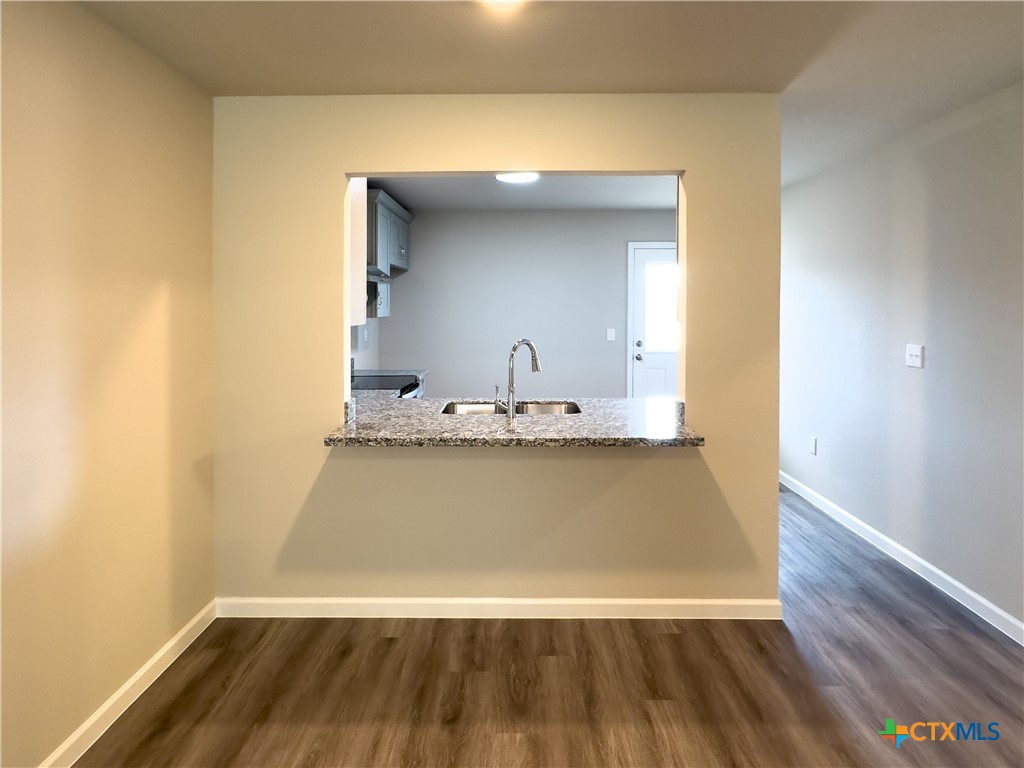 2414 Westcliff Road Property Photo 6