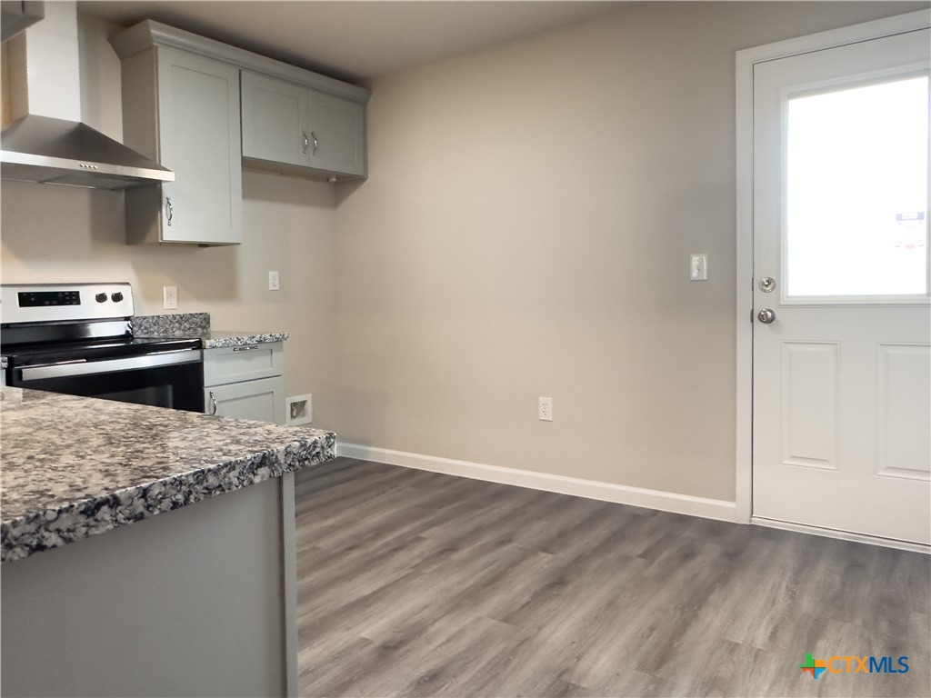 2414 Westcliff Road Property Photo 7