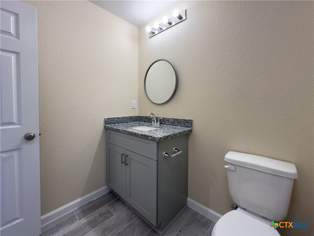 2414 Westcliff Road Property Photo 11