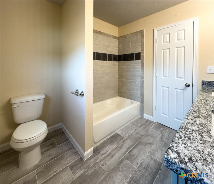 2414 Westcliff Road Property Photo 20