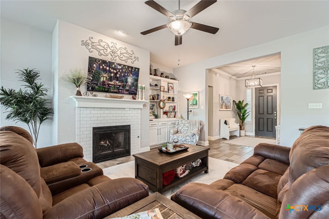 1087 Boulder Run Property Photo 7